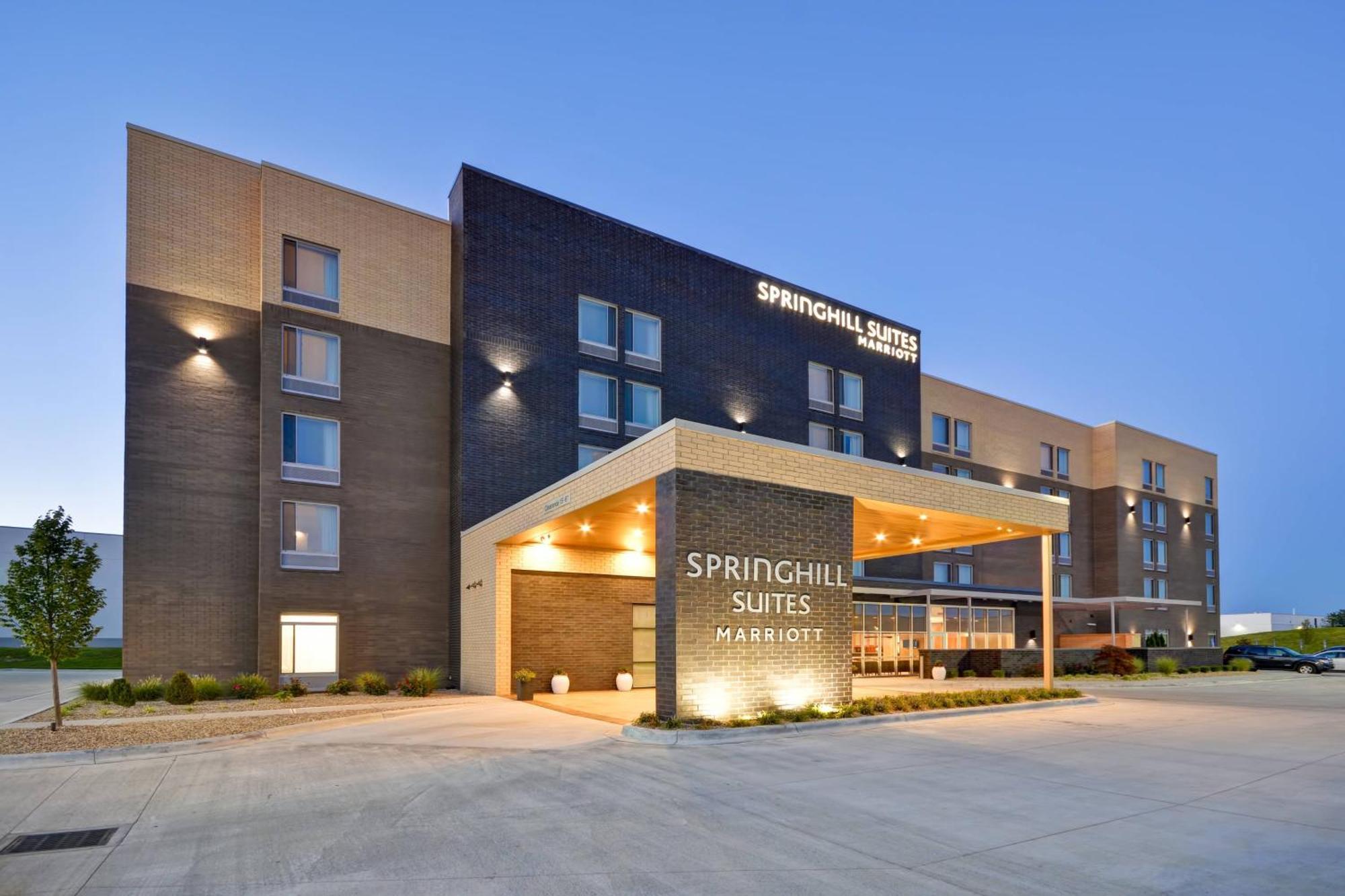 Springhill Suites By Marriott Cincinnati Блу Аш Экстерьер фото